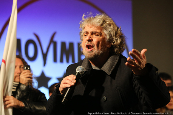 Beppe Grillo Tsunami Tour Siena 2013
