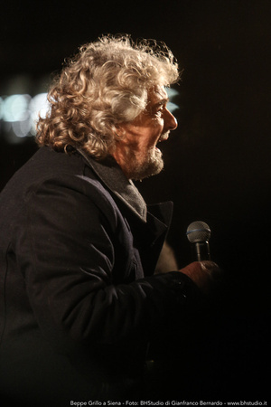 Beppe Grillo Tsunami Tour Siena 2013