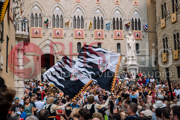 Corteo storico nella città di Siena e in Piazza il Campo