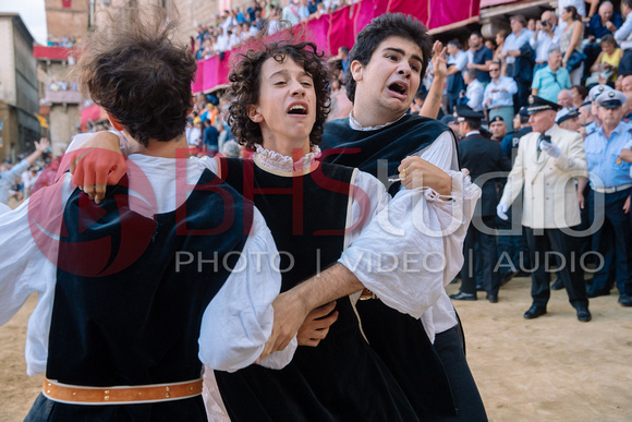 Giubilo Lupa dopo la vittoria del Palio di Siena del 16 agosto 2018