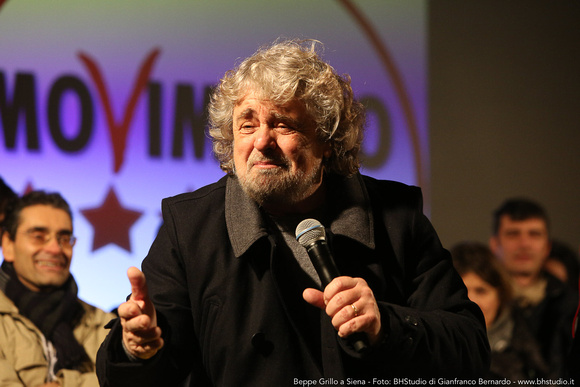 Beppe Grillo Tsunami Tour Siena 2013