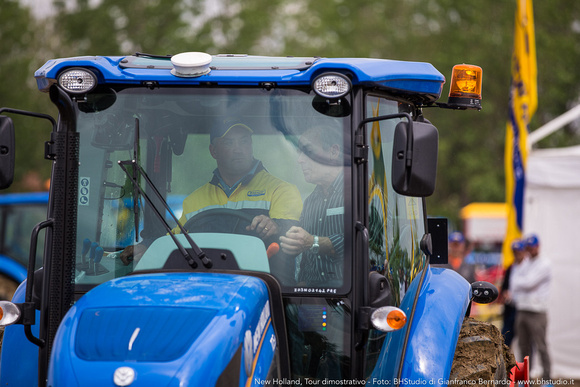New Holland Agriculture