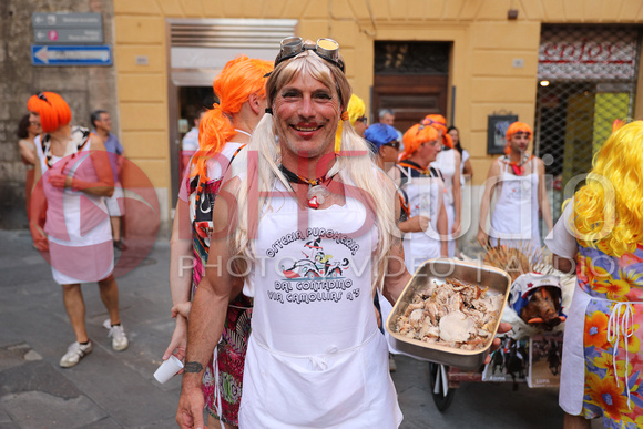 Corteo della Vittoria della Lupa. Questa foto può essere acquistata direttamente dal sito oppure in studio telefonando al 0577930212 oppure 3406954532