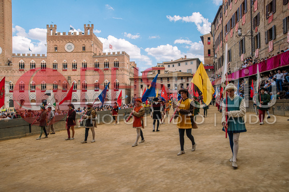 Corteo storico nella città di Siena e in Piazza il Campo